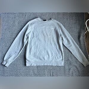 Nike Men's Large Light Gray Crewneck Sweater
